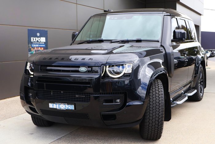 2021 Land Rover Defender 110 D300 X-Dynamic HSE