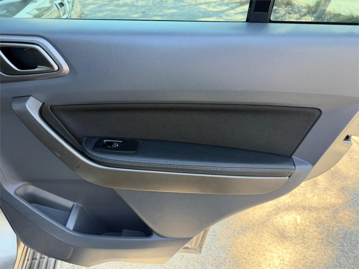 2016 FORD EVEREST TREND (RWD)