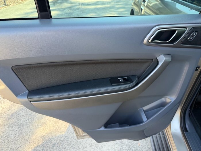 2016 FORD EVEREST TREND (RWD)