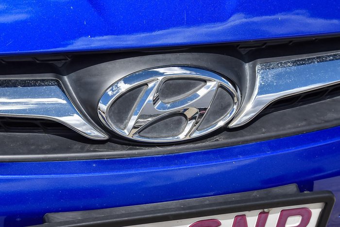 2012 Hyundai Accent Active