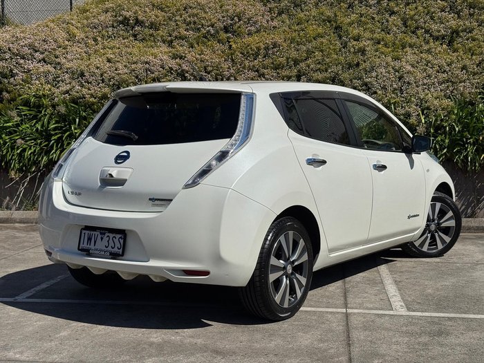 2017 Nissan LEAF X