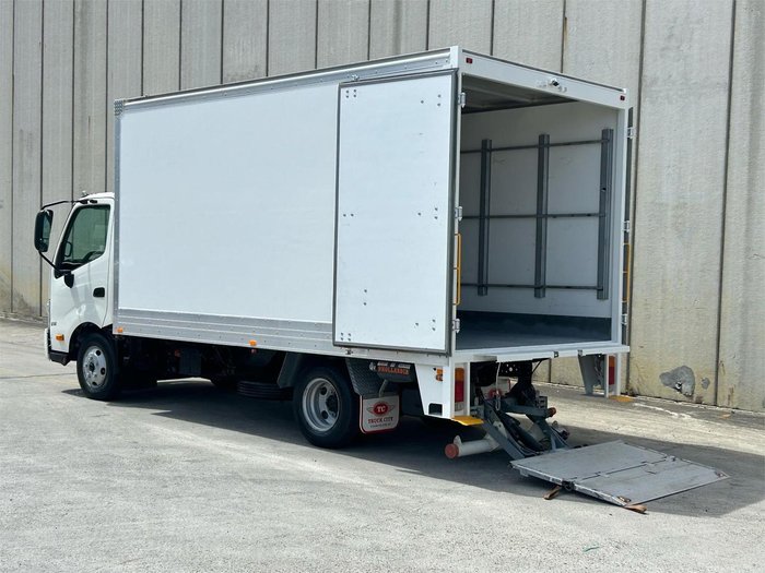2022 Hino 300 Series
