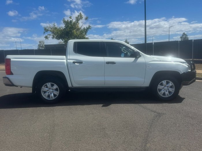 2024 Mitsubishi Triton GLX+