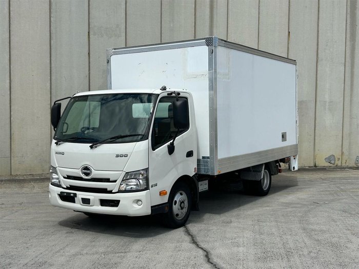 2022 Hino 300 Series