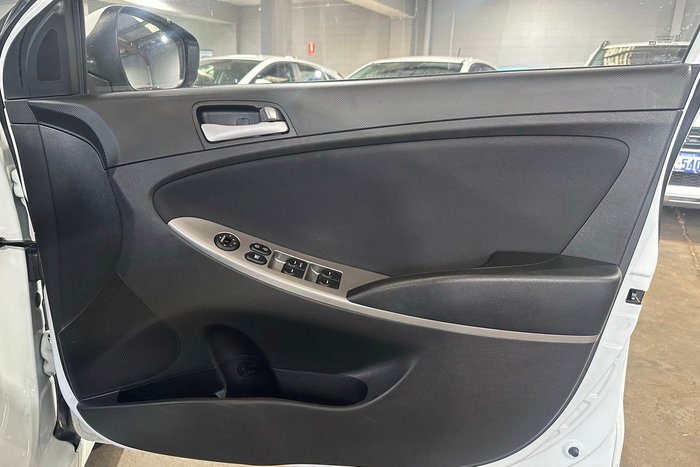 2016 Hyundai Accent Active