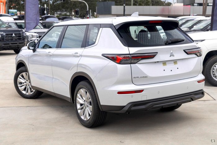 2026 Mitsubishi Outlander ES ZM MY26 White Diamond