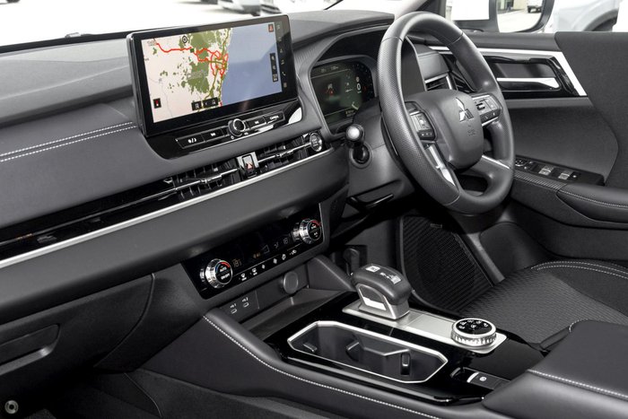 2026 Mitsubishi Outlander ES ZM MY26 White Diamond