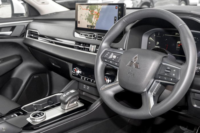 2026 Mitsubishi Outlander ES ZM MY26 White Diamond