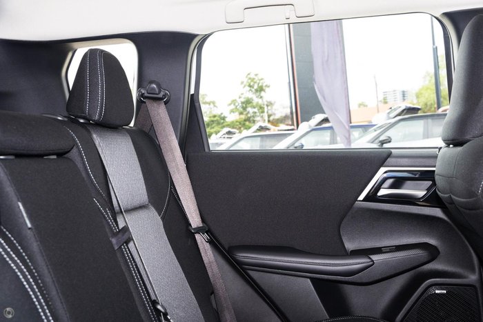 2026 Mitsubishi Outlander ES ZM MY26 White Diamond