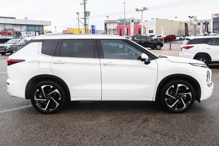 2022 Mitsubishi Outlander Exceed