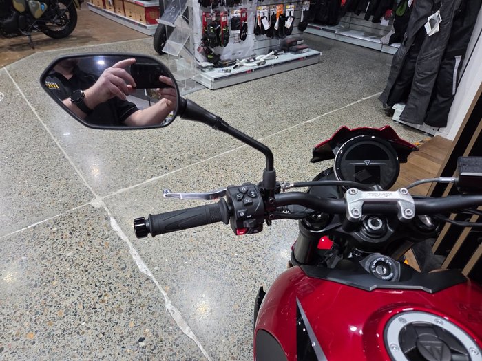 2026 Triumph TRIDENT 800 RED