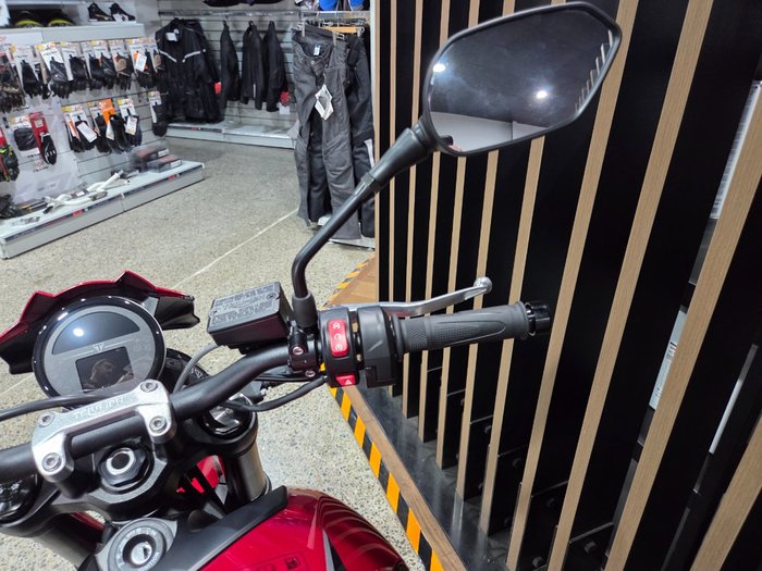 2026 Triumph TRIDENT 800 RED