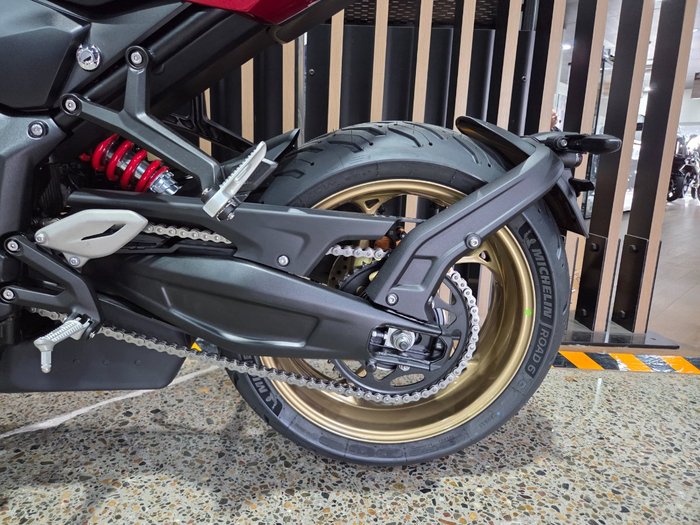 2026 Triumph TRIDENT 800 RED