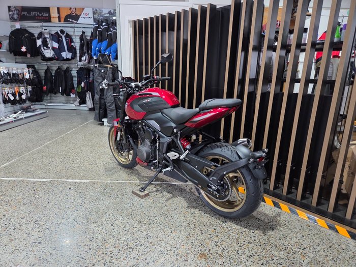 2026 Triumph TRIDENT 800 RED