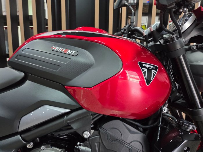 2026 Triumph TRIDENT 800 RED
