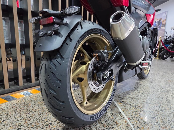 2026 Triumph TRIDENT 800 RED