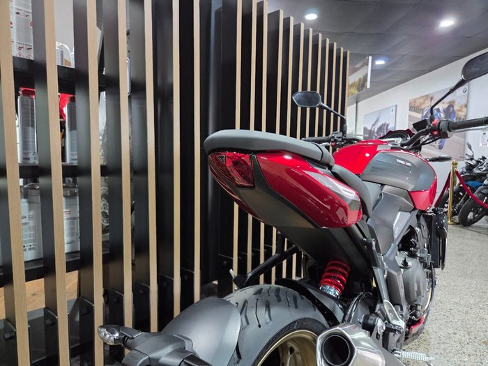 2026 Triumph TRIDENT 800 RED