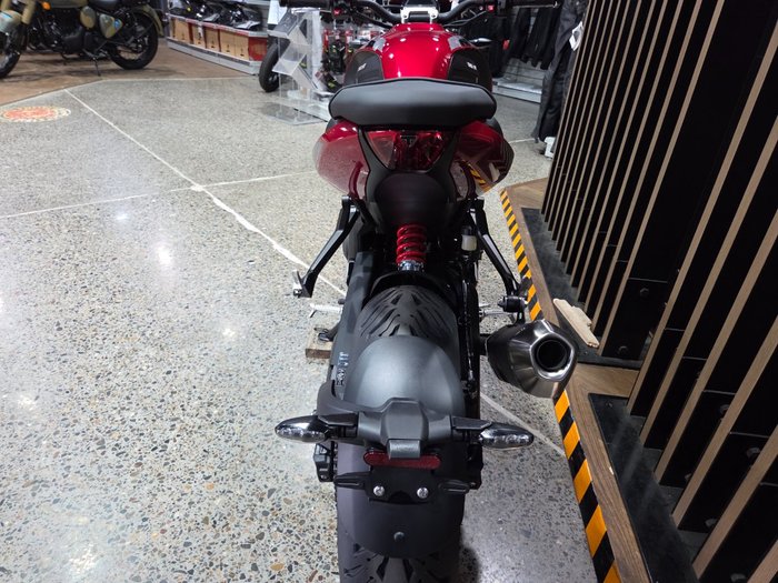 2026 Triumph TRIDENT 800 RED