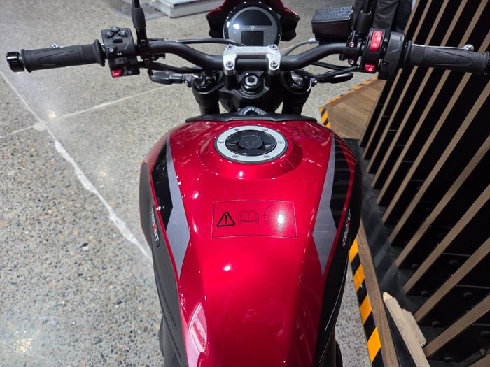 2026 Triumph TRIDENT 800 RED