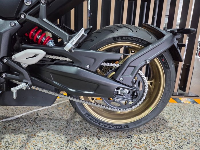 2026 Triumph TRIDENT 800 GREY