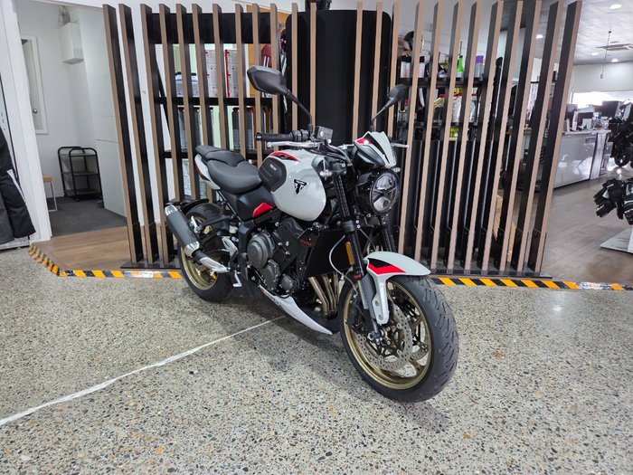 2026 Triumph TRIDENT 800 GREY