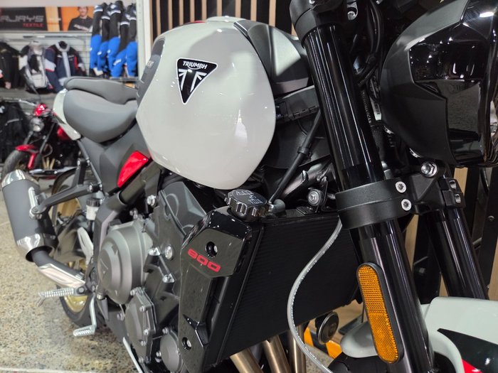 2026 Triumph TRIDENT 800 GREY