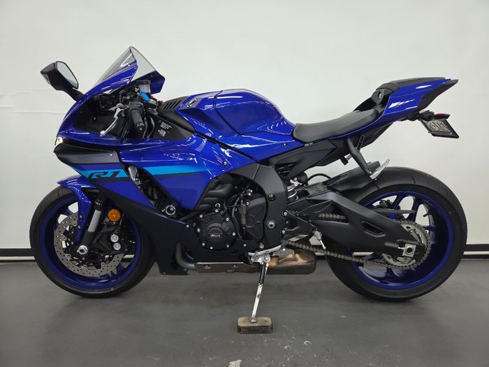 2024 Yamaha YZF-R1 Blue
