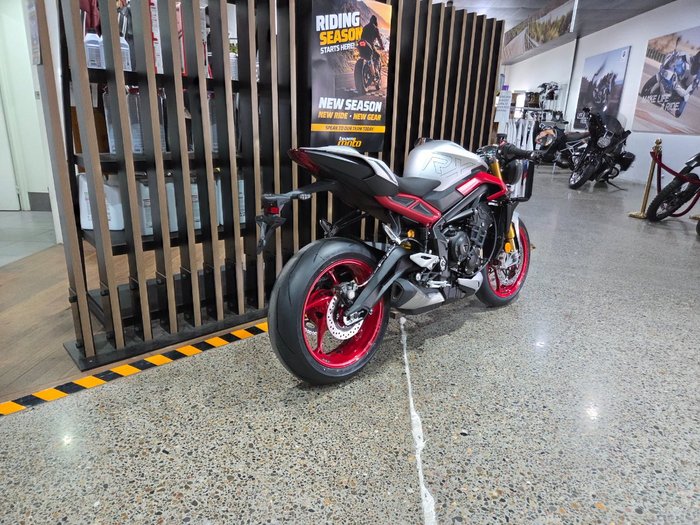 2026 Triumph 2026 Triumph 765CC Street Triple RX MATT SILVER ICE