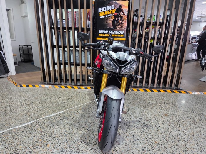 2026 Triumph 2026 Triumph 765CC Street Triple RX MATT SILVER ICE