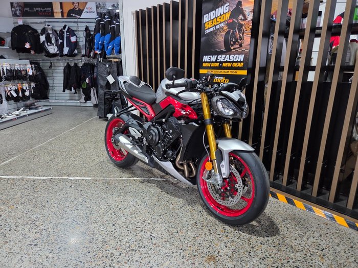 2026 Triumph 2026 Triumph 765CC Street Triple RX MATT SILVER ICE