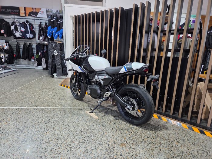 2026 Triumph THRUXTON 400 PEARL WHITE METALLIC