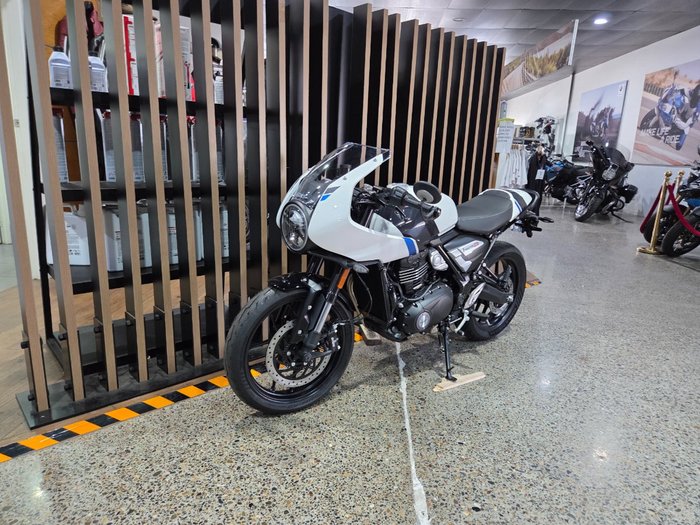 2026 Triumph THRUXTON 400 PEARL WHITE METALLIC