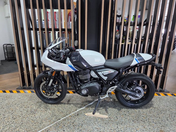 2026 Triumph THRUXTON 400 PEARL WHITE METALLIC