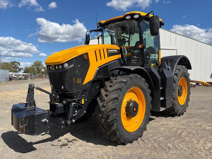 2019 JCB 8330