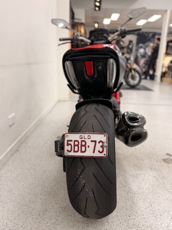 2012 DUCATI DIAVEL CARBON Red