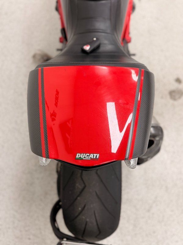 2012 DUCATI DIAVEL CARBON Red
