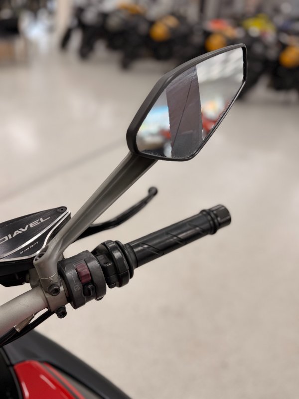 2012 DUCATI DIAVEL CARBON Red