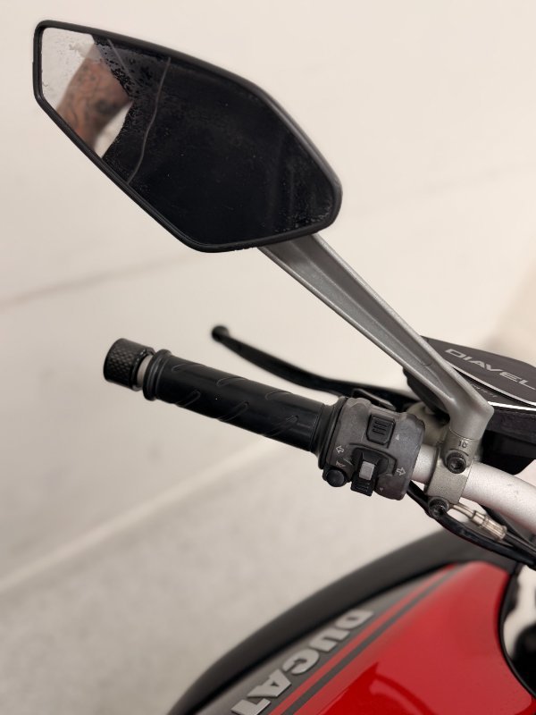 2012 DUCATI DIAVEL CARBON Red