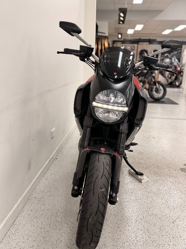 2012 DUCATI DIAVEL CARBON Red