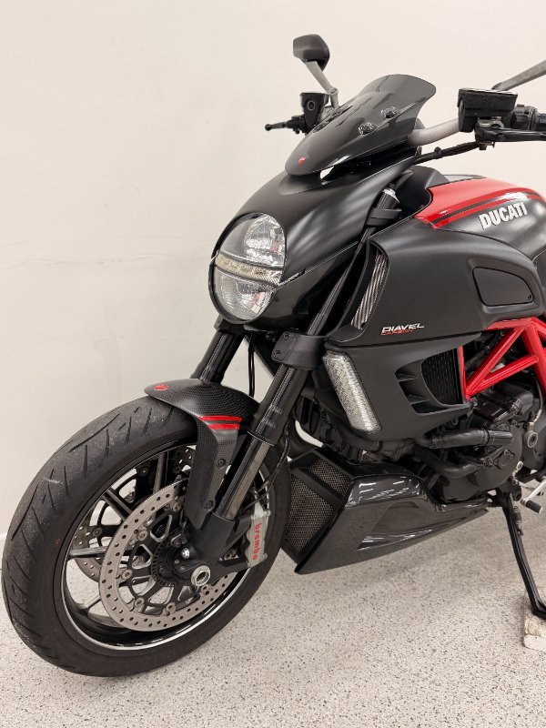 2012 DUCATI DIAVEL CARBON Red