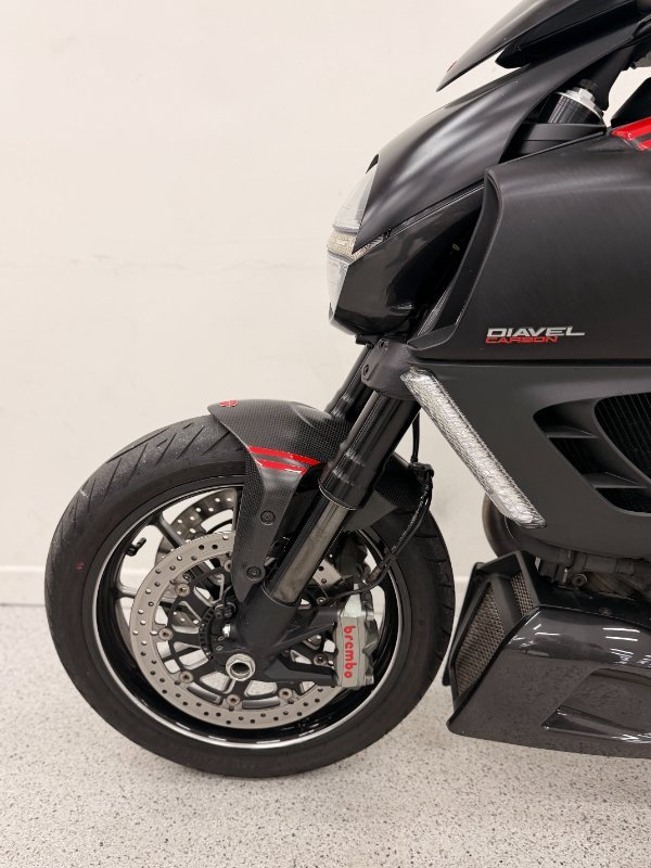 2012 DUCATI DIAVEL CARBON Red