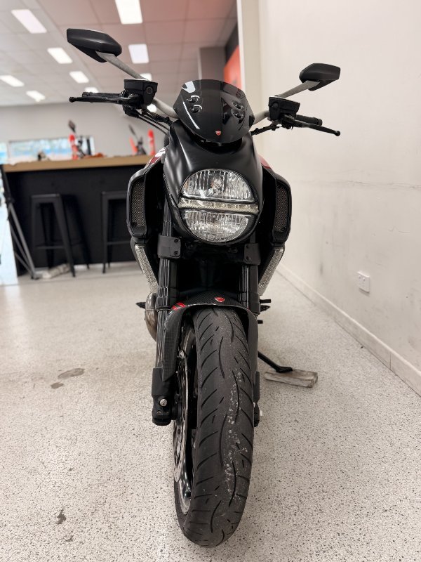 2012 DUCATI DIAVEL CARBON Red