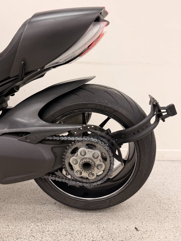 2012 DUCATI DIAVEL CARBON Red