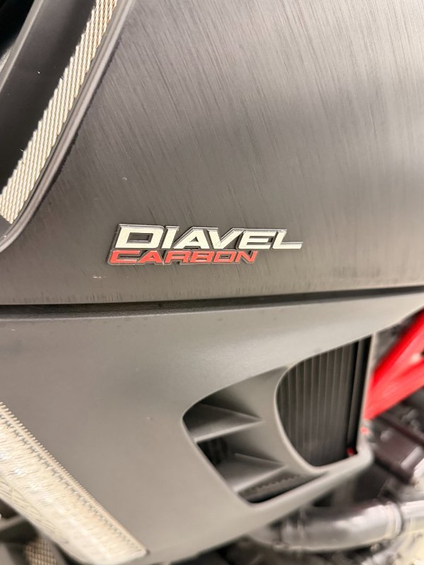 2012 DUCATI DIAVEL CARBON Red