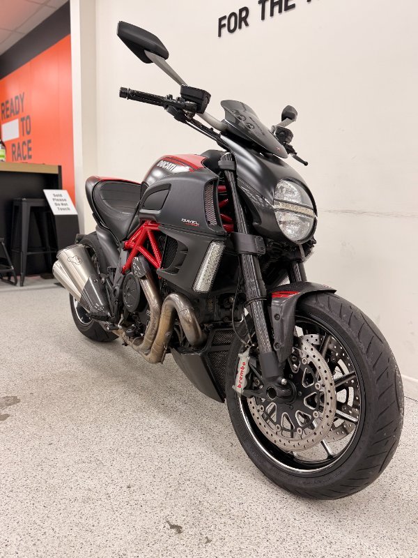 2012 DUCATI DIAVEL CARBON Red