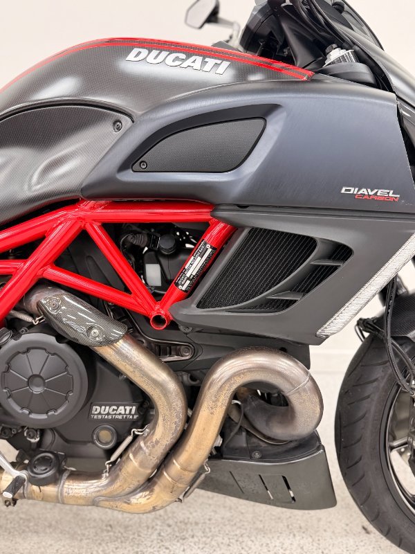 2012 DUCATI DIAVEL CARBON Red