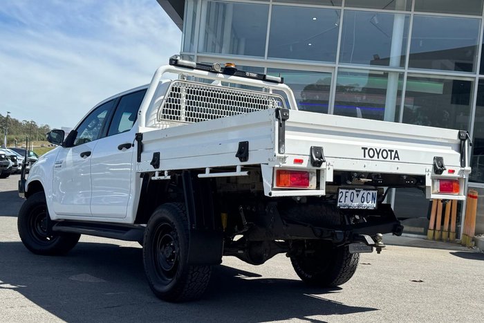 2022 Toyota Hilux SR