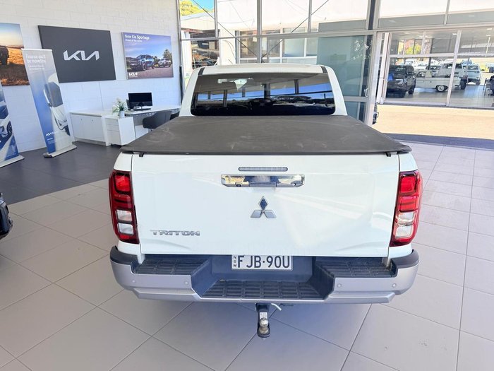 2024 Mitsubishi Triton GLS