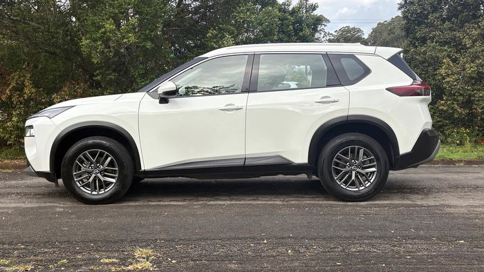 2025 Nissan X-TRAIL ST