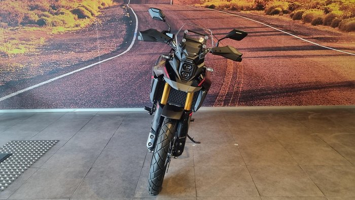 2026 Suzuki V-Strom 800DE V-Strom Black